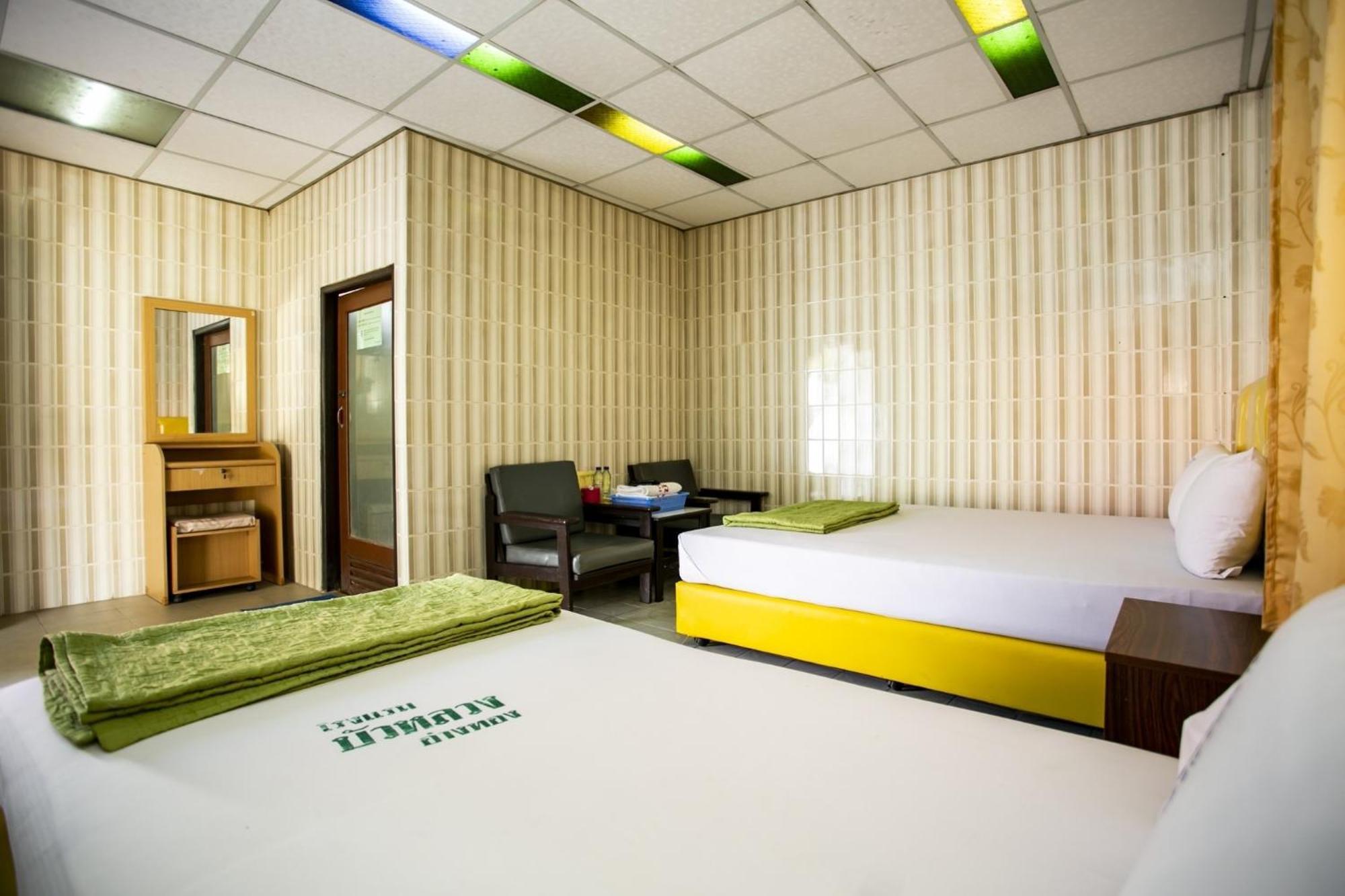 Bualuang Hotel Ang Thong Esterno foto
