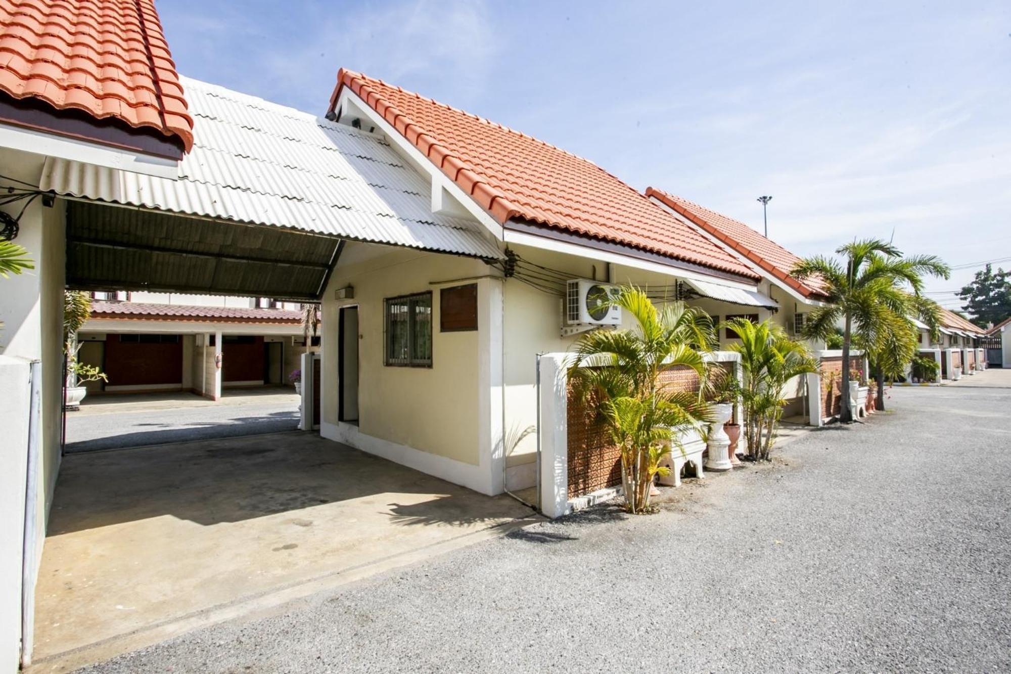 Bualuang Hotel Ang Thong Esterno foto