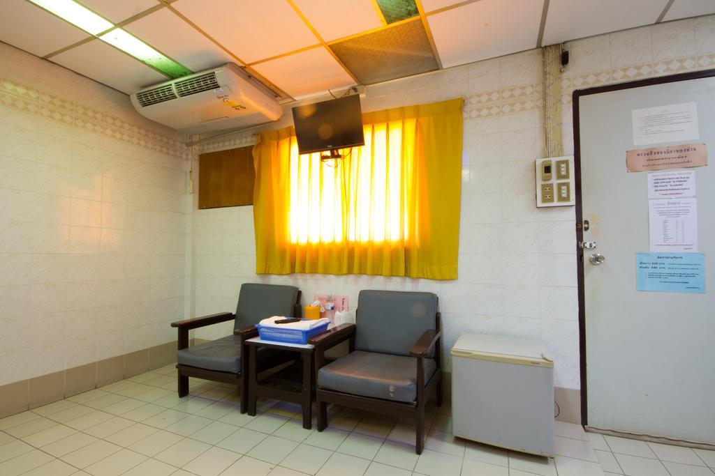 Bualuang Hotel Ang Thong Esterno foto